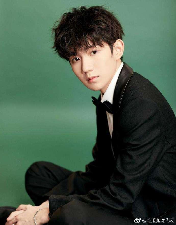 娱乐圈吃瓜爆料吴京微博,吃瓜群众纷纷热议